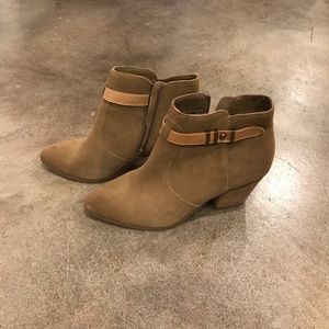 Mossy green brown Seychelles booties